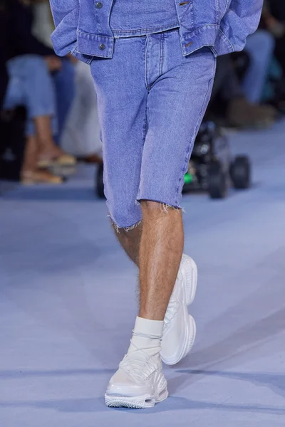 Look 42